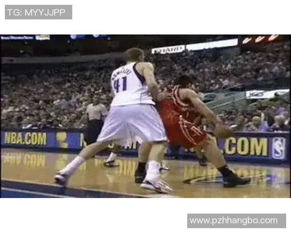 姚明在赛场上的精彩瞬间动图集锦让你重温篮球传奇的魅力与激情 姚明在赛场上的精彩瞬间动图集锦让你重温篮球传奇的魅力与激情