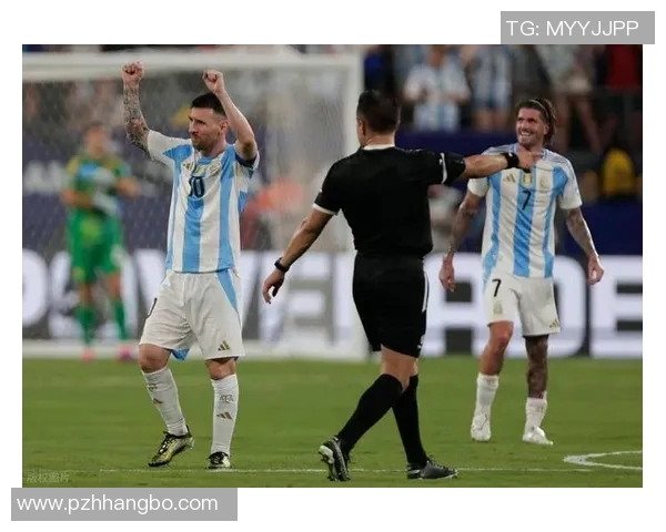 七十年辉煌足坛传奇回顾足球明星的荣耀与成就之路