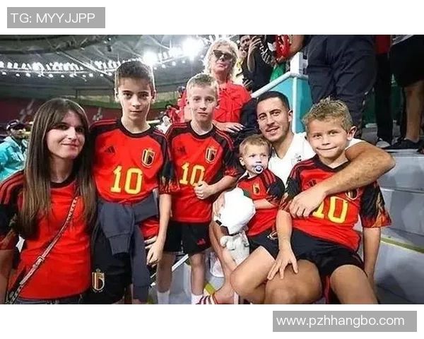 与足球明星亲密合影的难忘瞬间分享我的快乐与感动