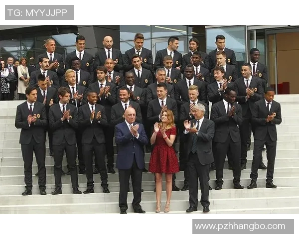 足球明星西装风格解析视频揭秘时尚与运动的完美结合 足球明星西装风格解析视频揭秘时尚与运动的完美结合